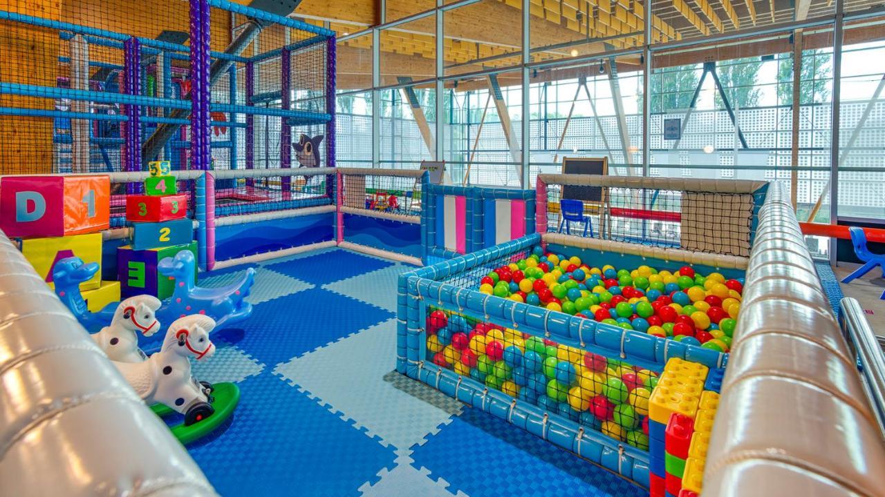 Hotel Aquacity Seasons Poprad Luaran gambar