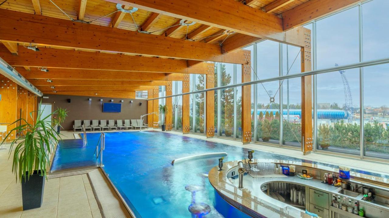 Hotel Aquacity Seasons Poprad Luaran gambar