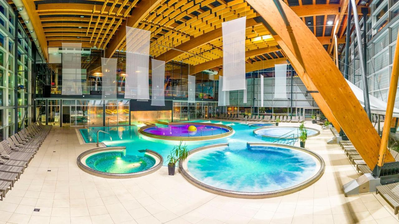 Hotel Aquacity Seasons Poprad Luaran gambar