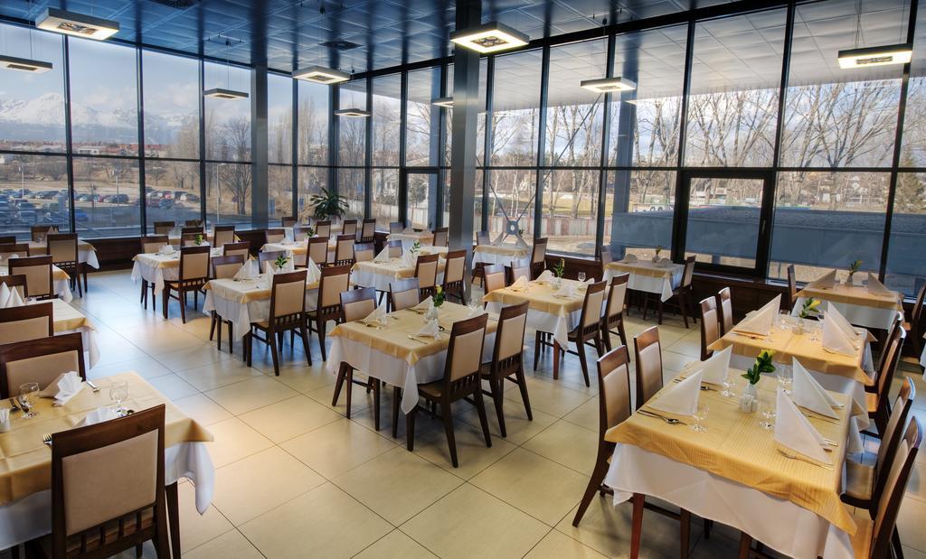Hotel Aquacity Seasons Poprad Luaran gambar