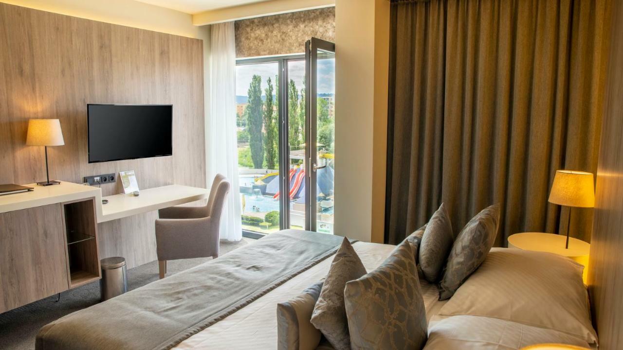 Hotel Aquacity Seasons Poprad Luaran gambar